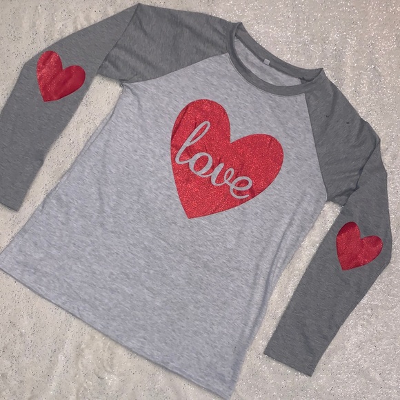 Glitter Heart LOVE Shirt - Picture 3 of 6